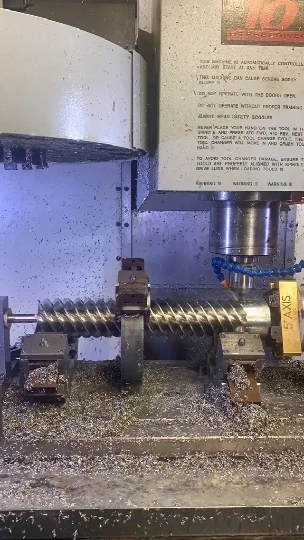 Vmc400 Hochpräzise Fräsmaschine Metallschneidwerkzeugmaschine CNC-Drehmaschine Vertikales Bearbeitungszentrum in 5 Achsen