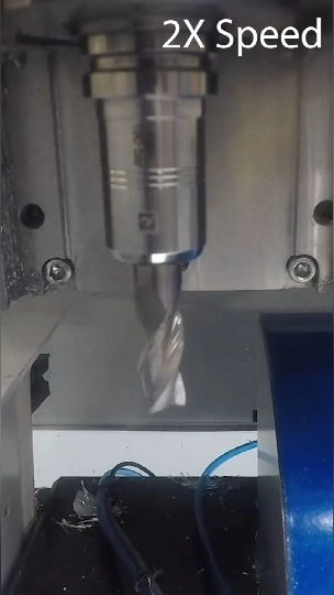 DV1166 3 Achsen in Bt40/Bt50 Riemenspindel CNC-Bearbeitungszentrum Vertikales Bearbeitungszentrum Verkauf